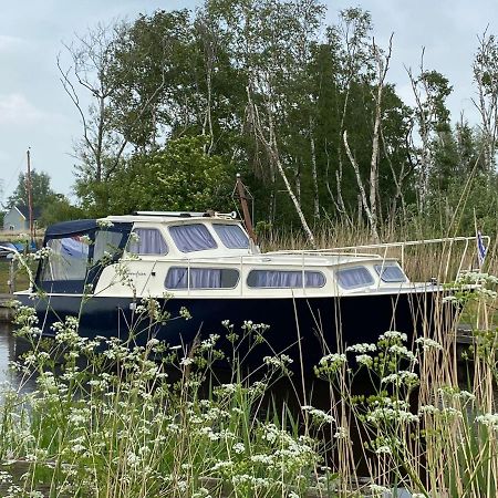 Boat Allemansfreon - Kamperen Op Het Water - Niet Om Mee Te Varen - Read Host Profile-Lees Hostprofiel Jutrijp Dış mekan fotoğraf