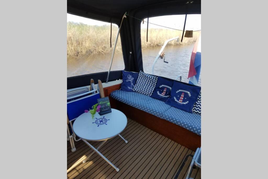 Boat Allemansfreon - Kamperen Op Het Water - Niet Om Mee Te Varen - Read Host Profile-Lees Hostprofiel Jutrijp Dış mekan fotoğraf
