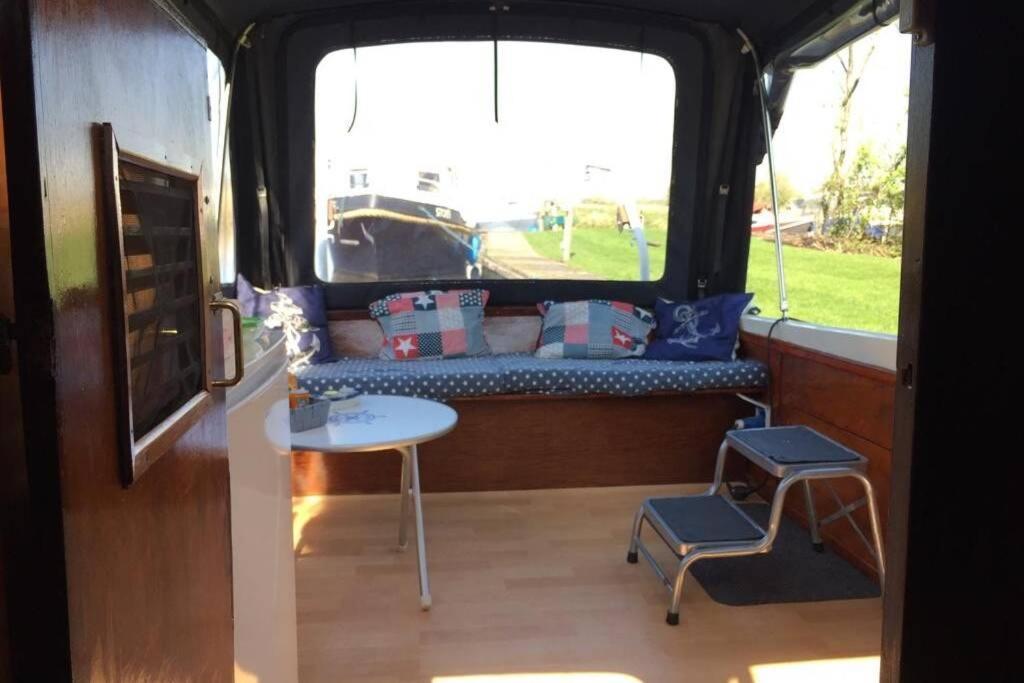 Boat Allemansfreon - Kamperen Op Het Water - Niet Om Mee Te Varen - Read Host Profile-Lees Hostprofiel Jutrijp Dış mekan fotoğraf