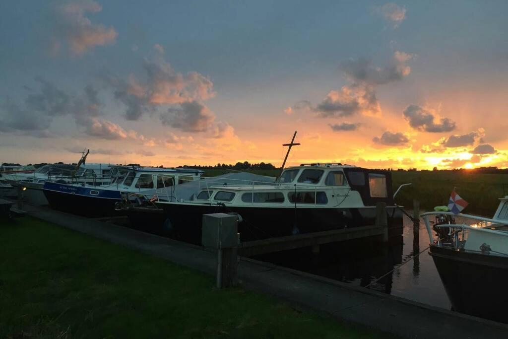 Boat Allemansfreon - Kamperen Op Het Water - Niet Om Mee Te Varen - Read Host Profile-Lees Hostprofiel Jutrijp Dış mekan fotoğraf