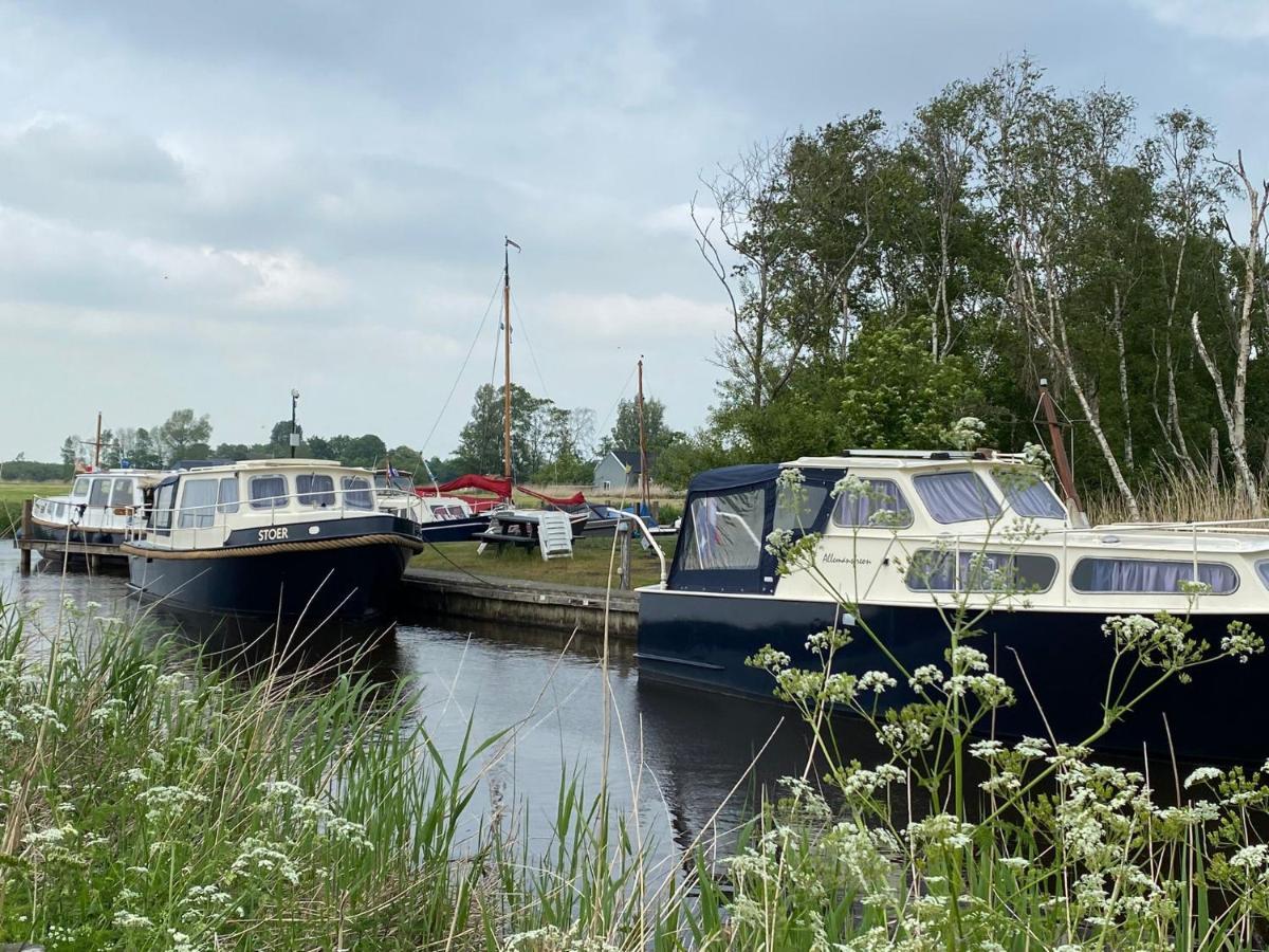 Boat Allemansfreon - Kamperen Op Het Water - Niet Om Mee Te Varen - Read Host Profile-Lees Hostprofiel Jutrijp Dış mekan fotoğraf