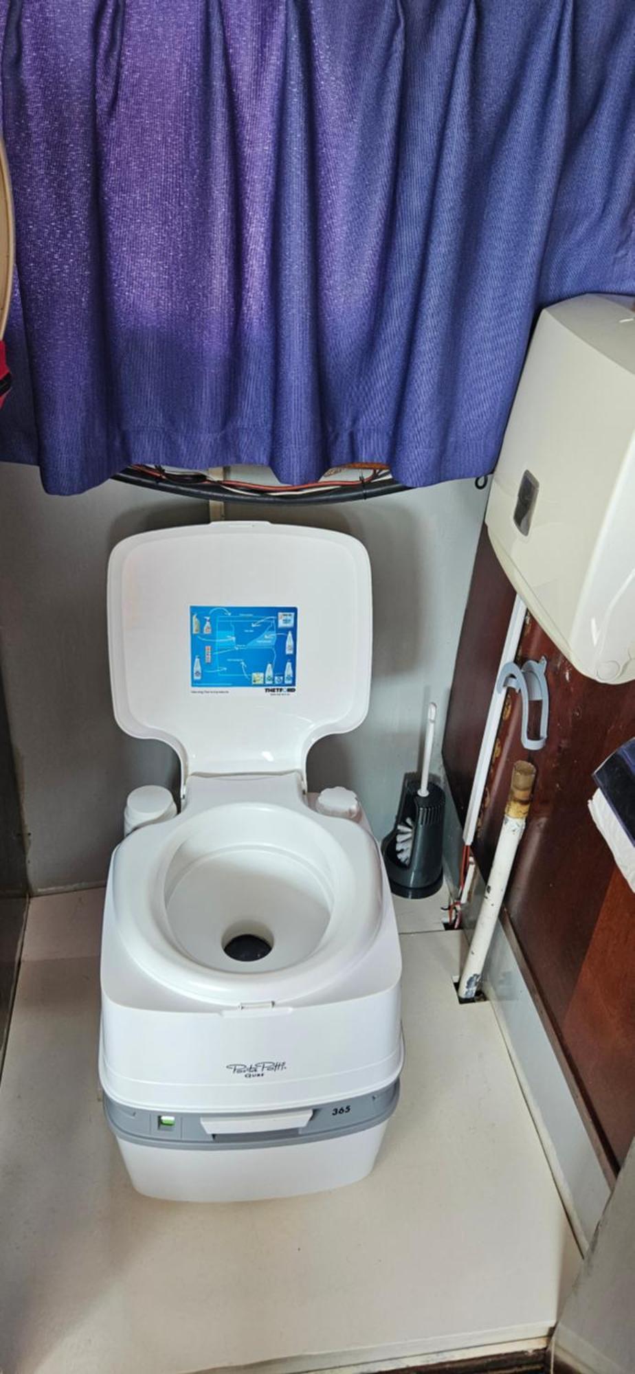 Boat Allemansfreon - Kamperen Op Het Water - Niet Om Mee Te Varen - Read Host Profile-Lees Hostprofiel Jutrijp Dış mekan fotoğraf