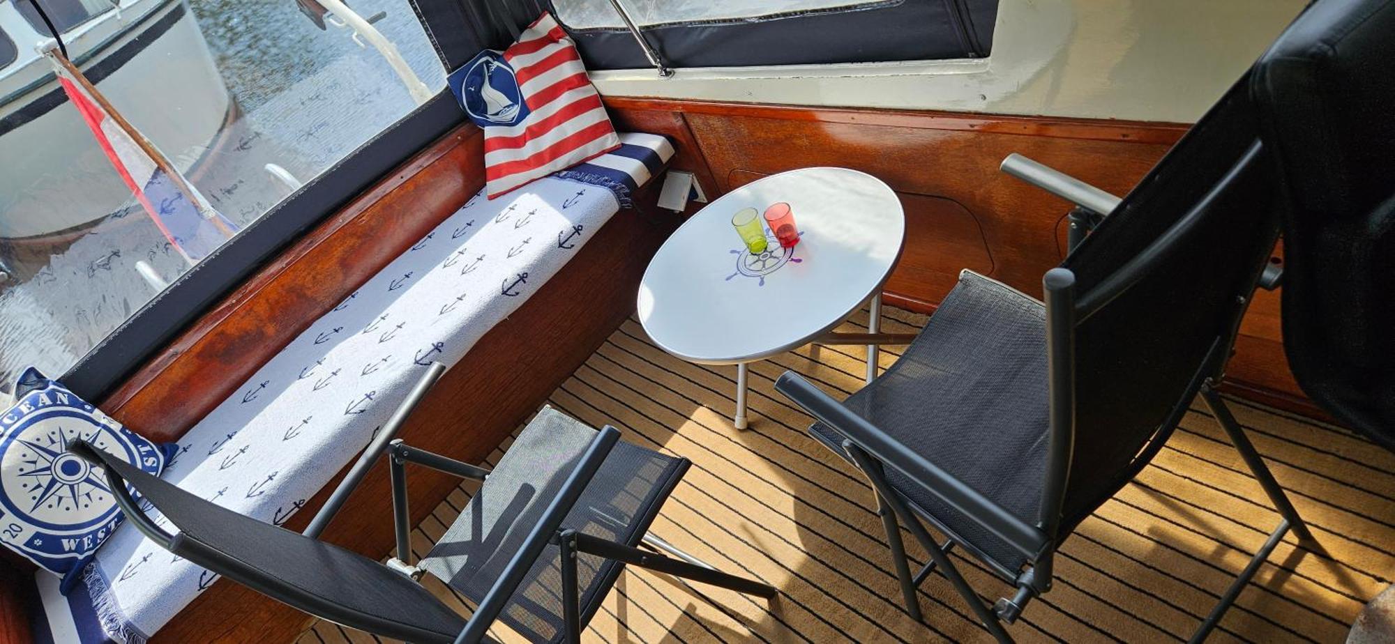 Boat Allemansfreon - Kamperen Op Het Water - Niet Om Mee Te Varen - Read Host Profile-Lees Hostprofiel Jutrijp Dış mekan fotoğraf